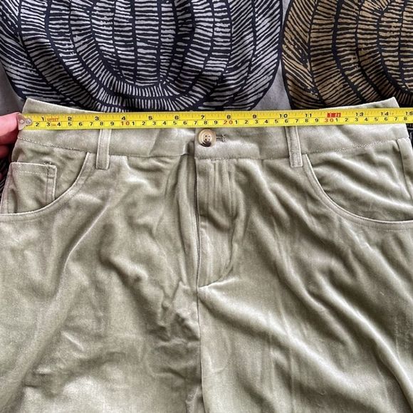 NWT Cider High Waist Moss Green Velvet Wide Legs Pants - Picture 4 of 5